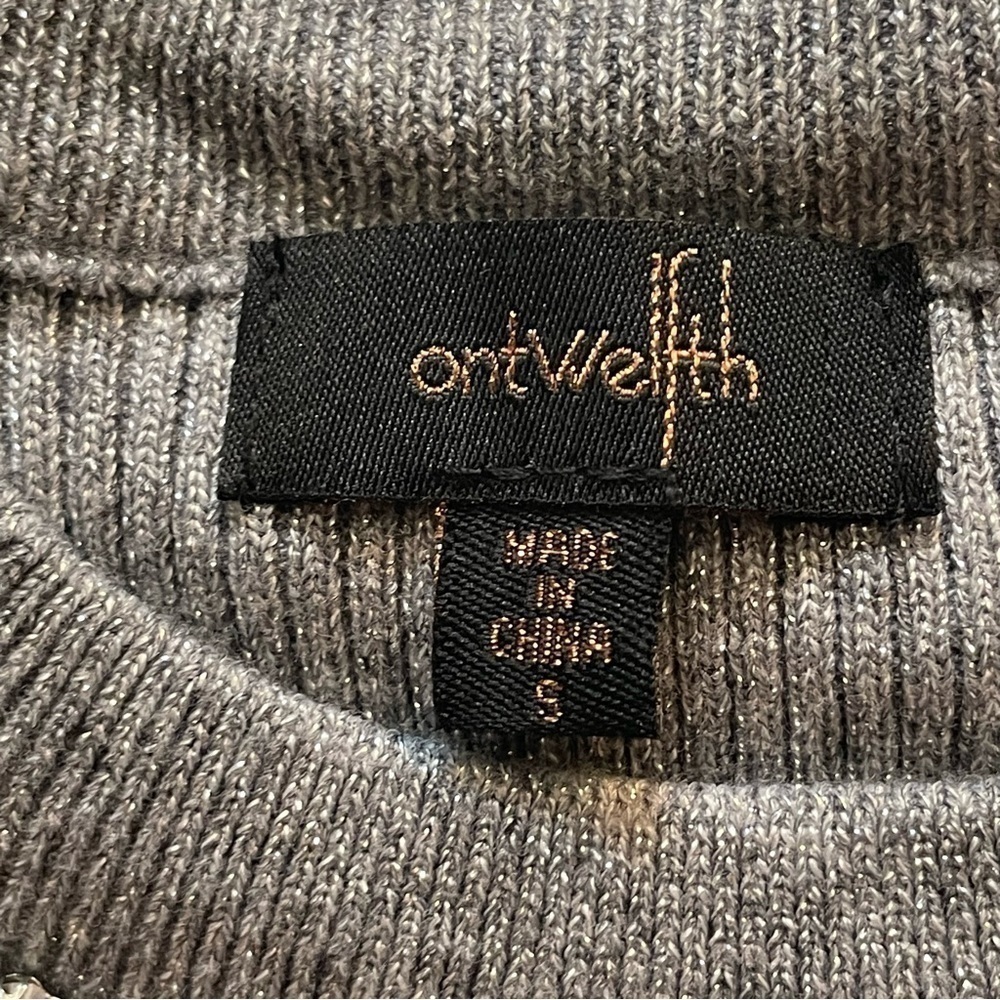 Ontwelfth Silver with rhinestones around neck Sweater Tank size small - Picture 4 of 10